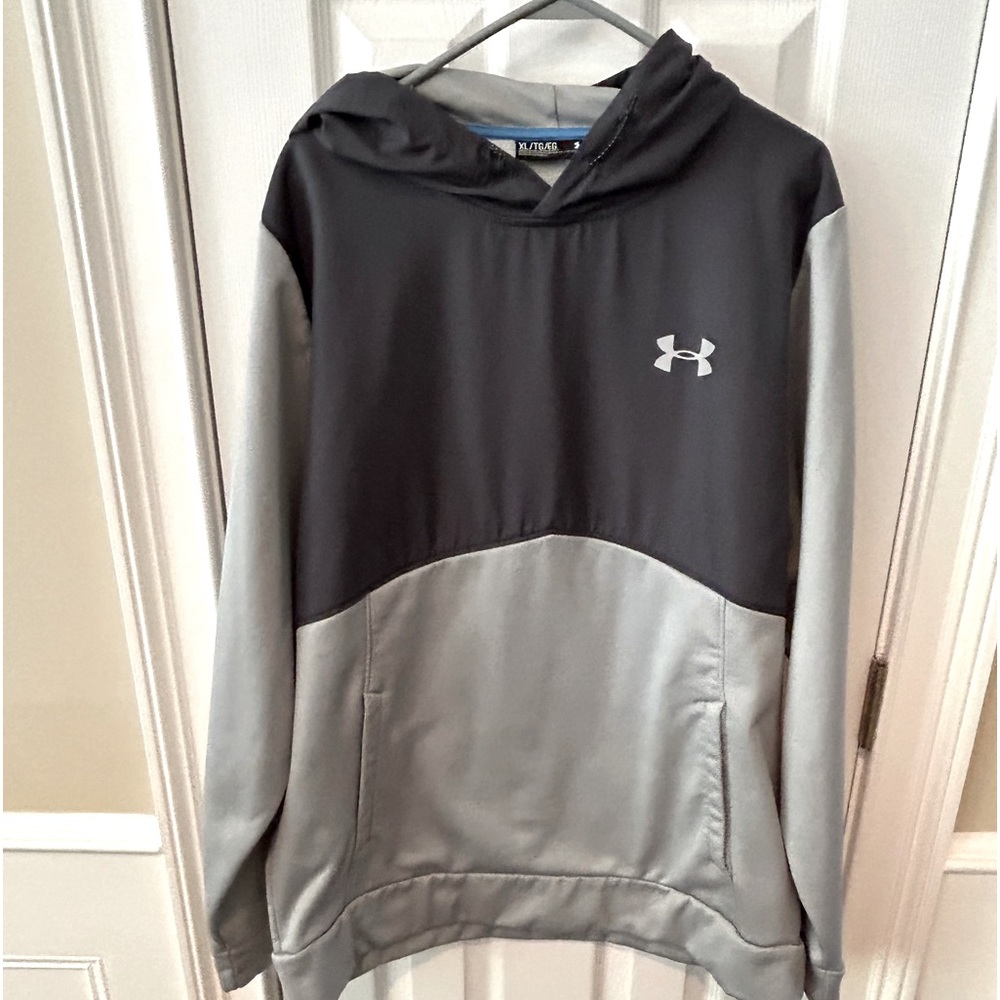 UNDER ARMOUR Mens XL Two Toned Dark and Light Grey Fleece Lined Hoodie